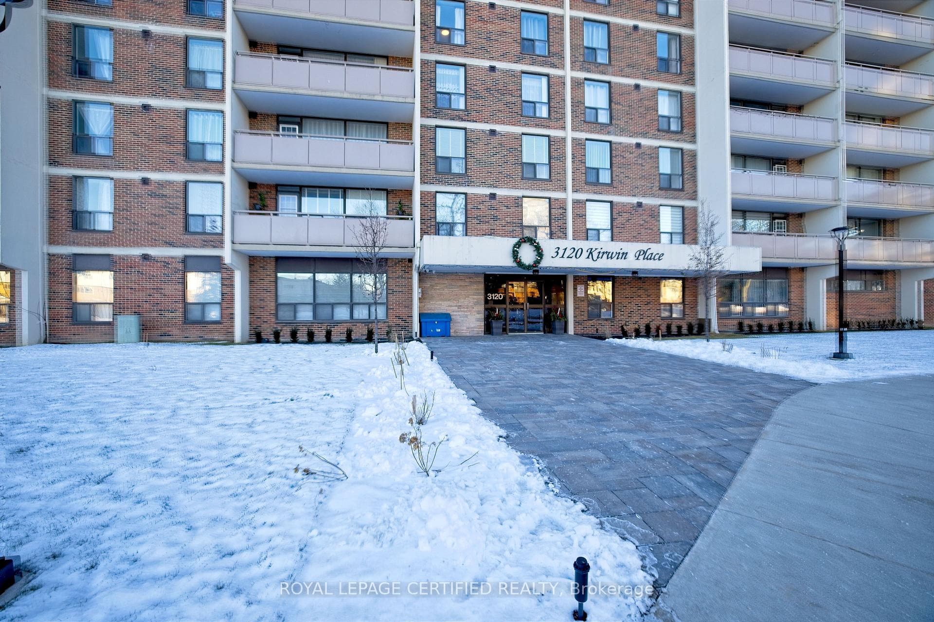 3120 Kirwin Avenue Unit 306, Mississauga, ON L5A 3R2 - Photo 1