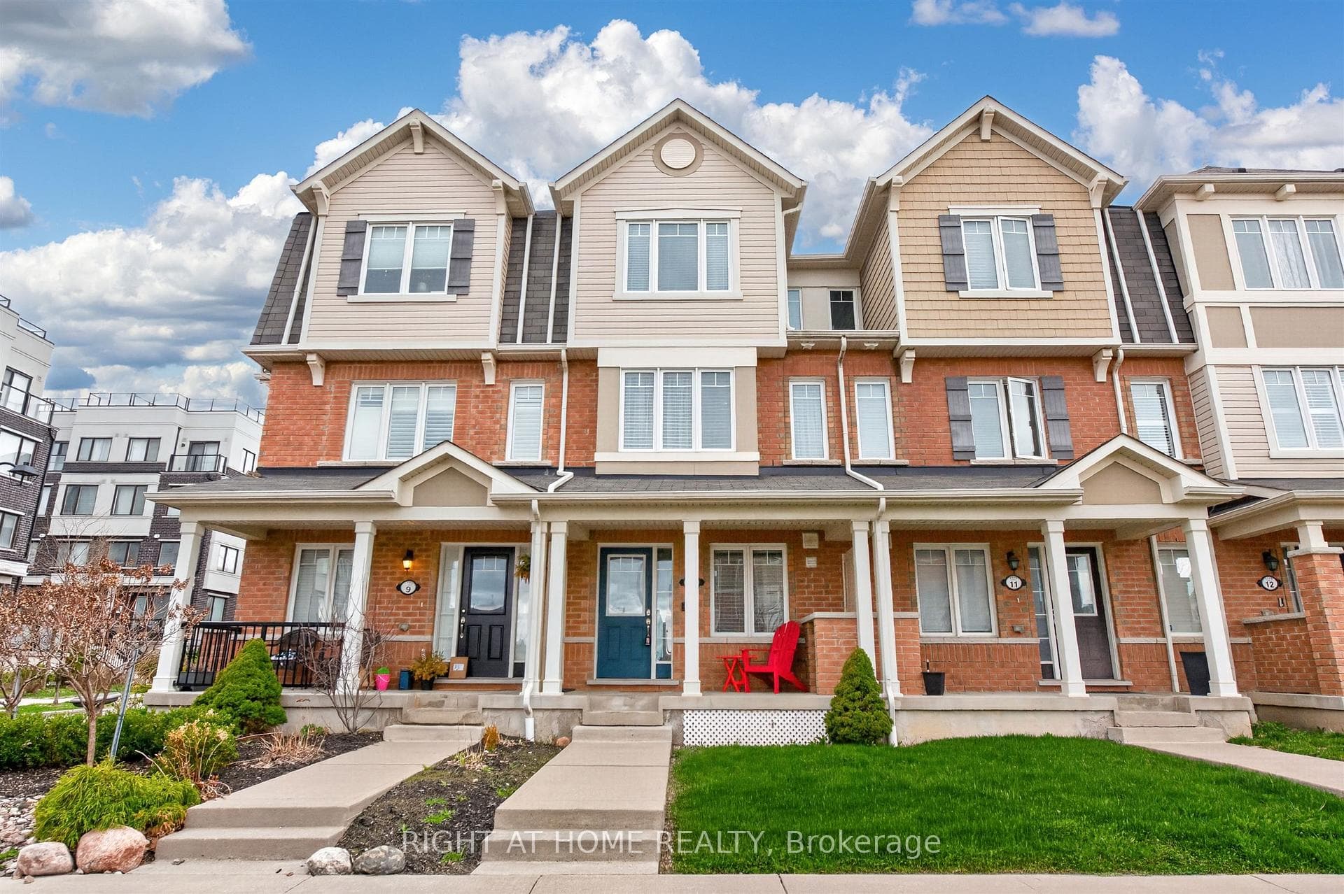 1725 Pure Springs Boulevard Unit 10, Pickering, ON L1X 0A4 - Photo 1