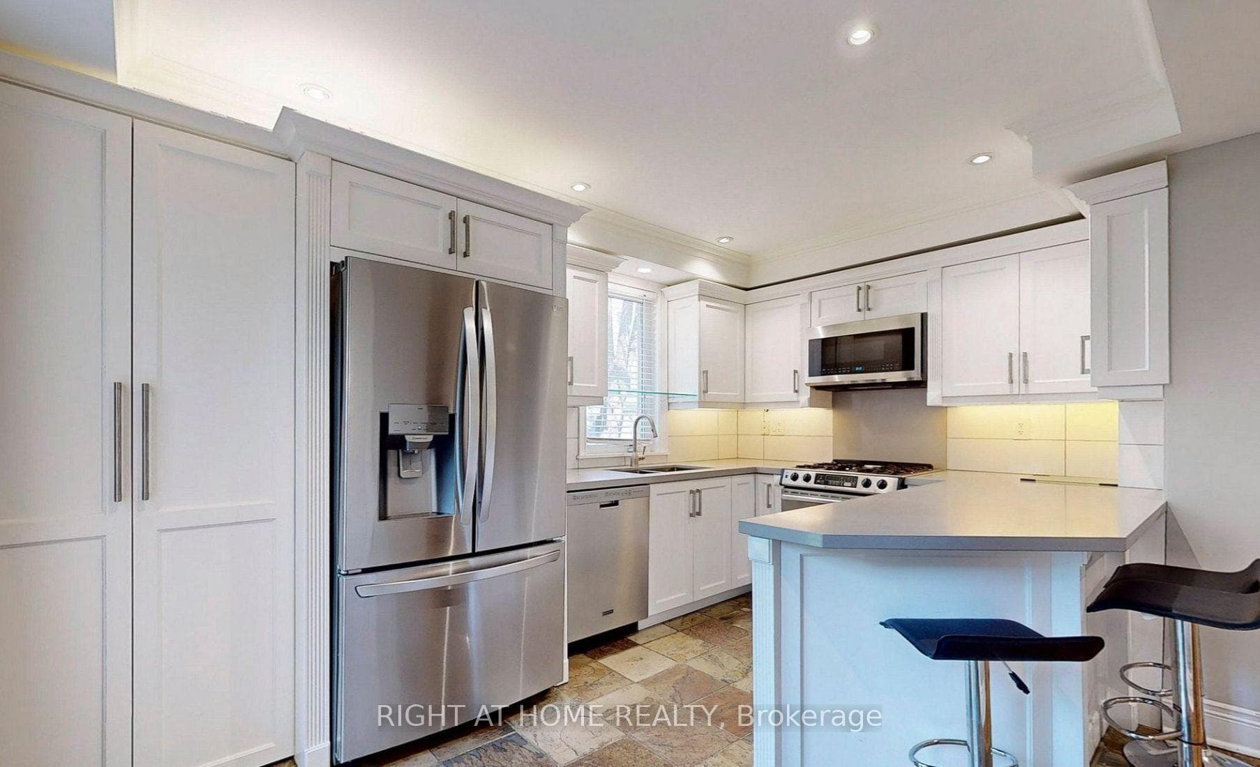 1186 Royal York Road Unit 2, Etobicoke (Islington / Rexdale), ON M9A 4B3 - Photo 1