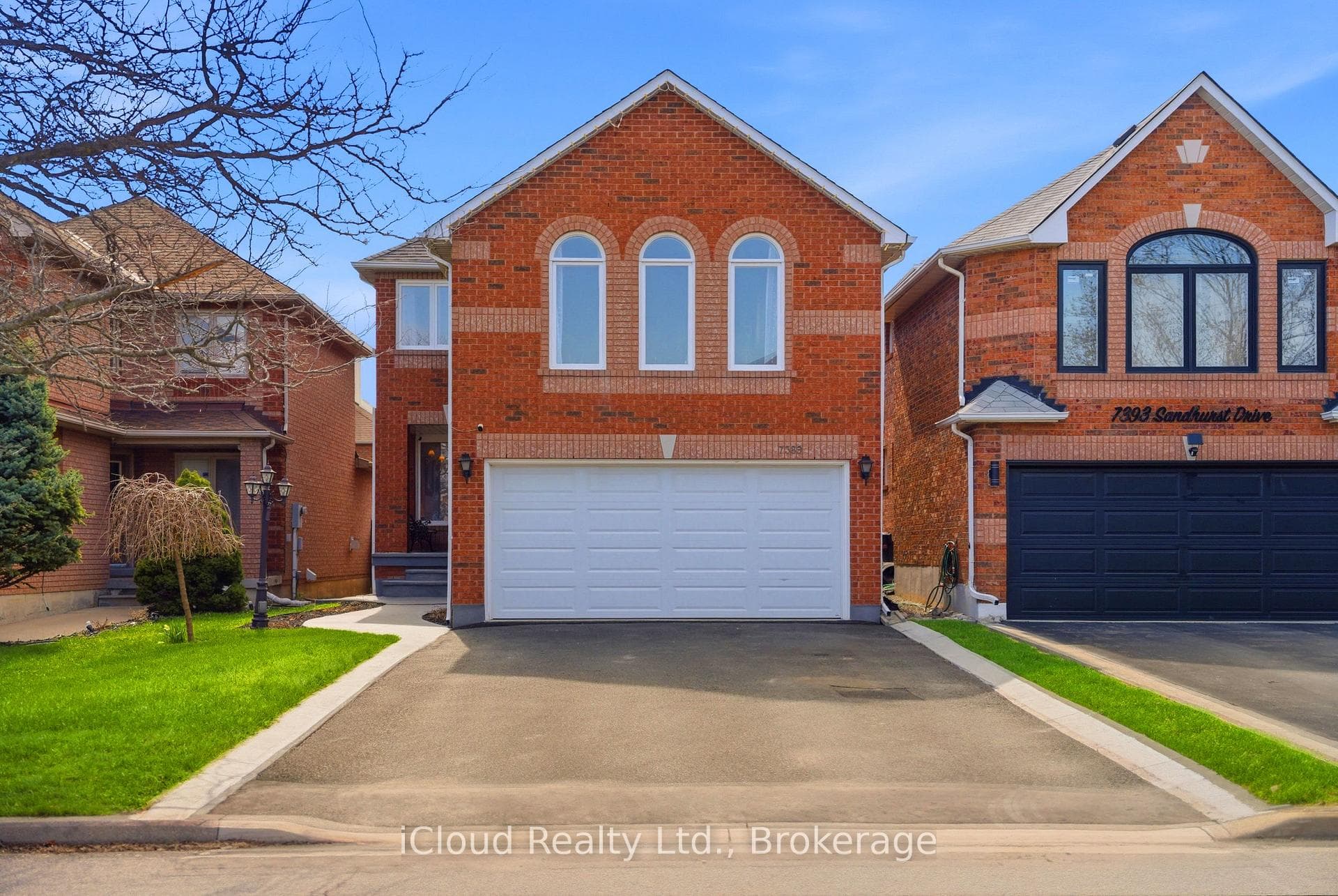 7389 Sandhurst Drive, Mississauga, ON L5N 7G6 - Photo 1