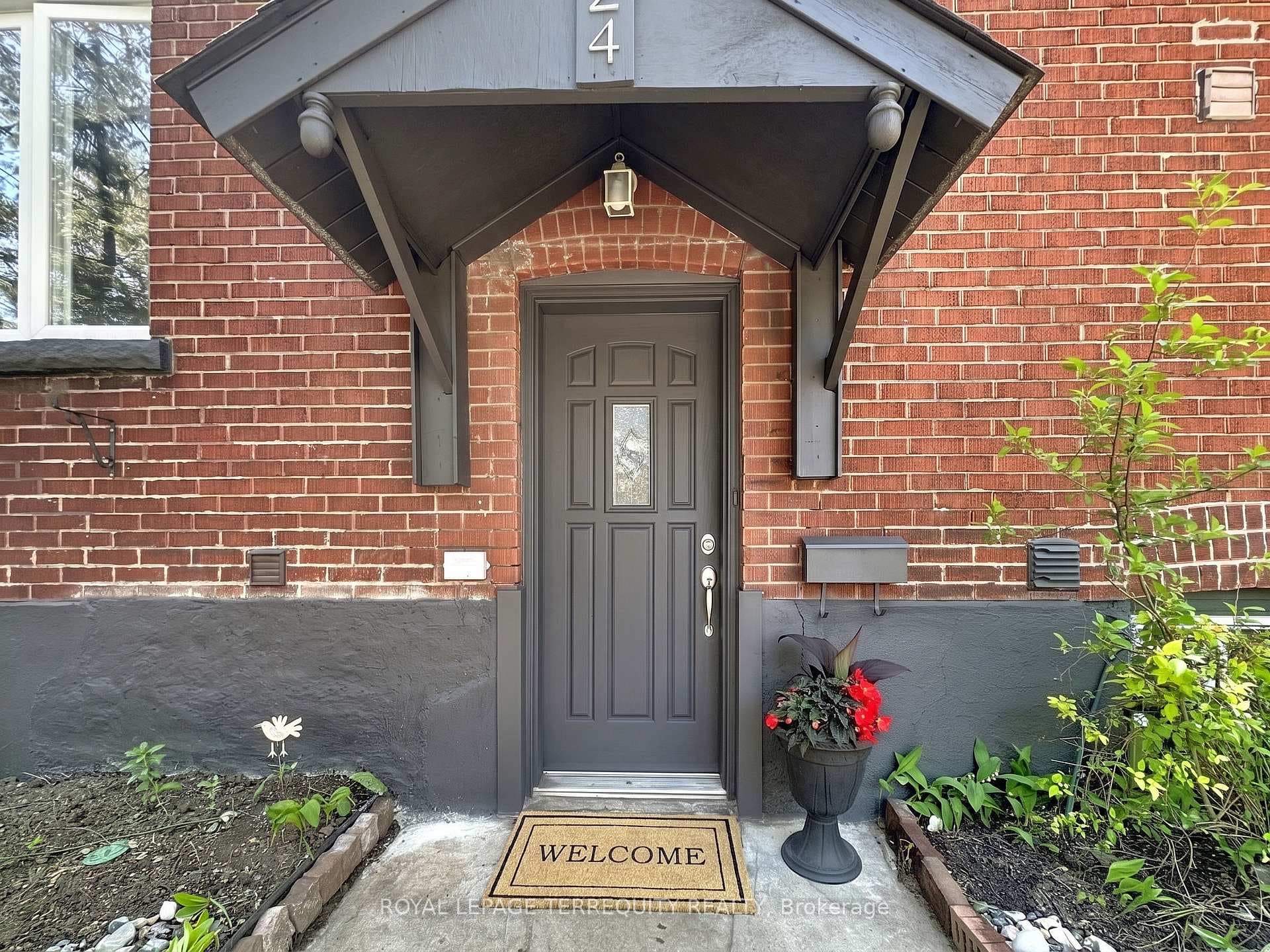 57 Queensdale Avenue, Danforth / East York, ON M4J 1Y1 - Photo 1