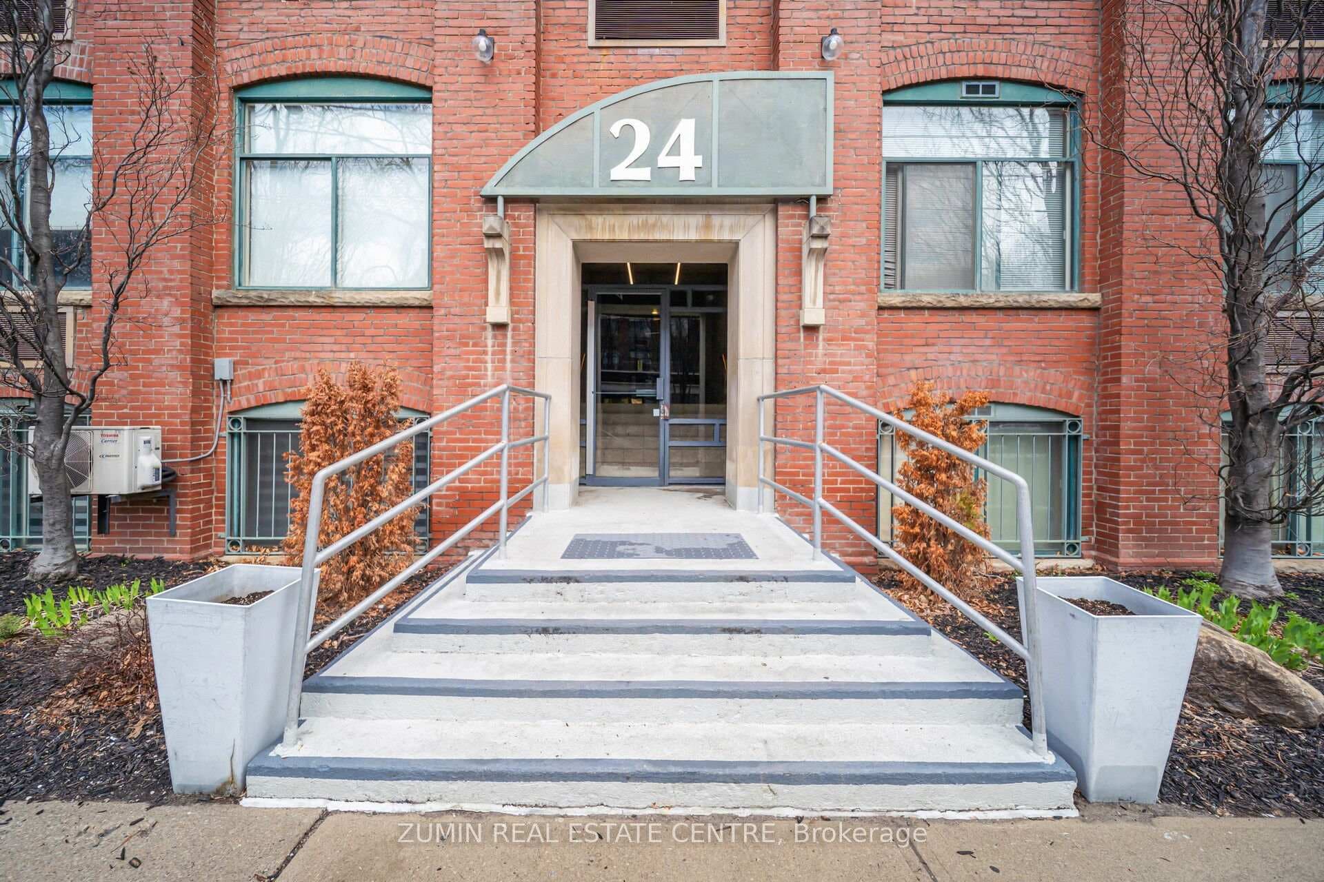 24 Noble Street Unit 307, Toronto W01
