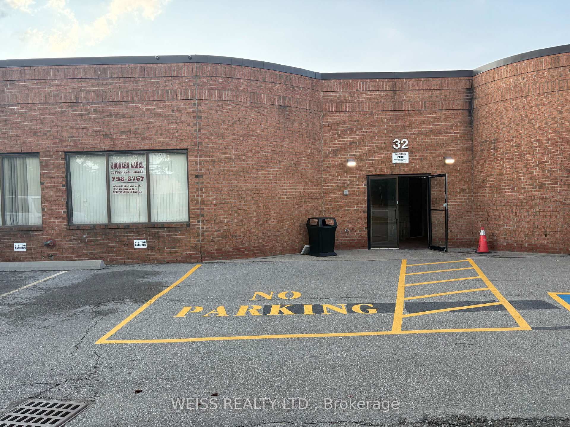 32 Goodmark Place Unit 2, Etobicoke (West Mall / Rexdale), ON M9W 6J4 - Photo 1