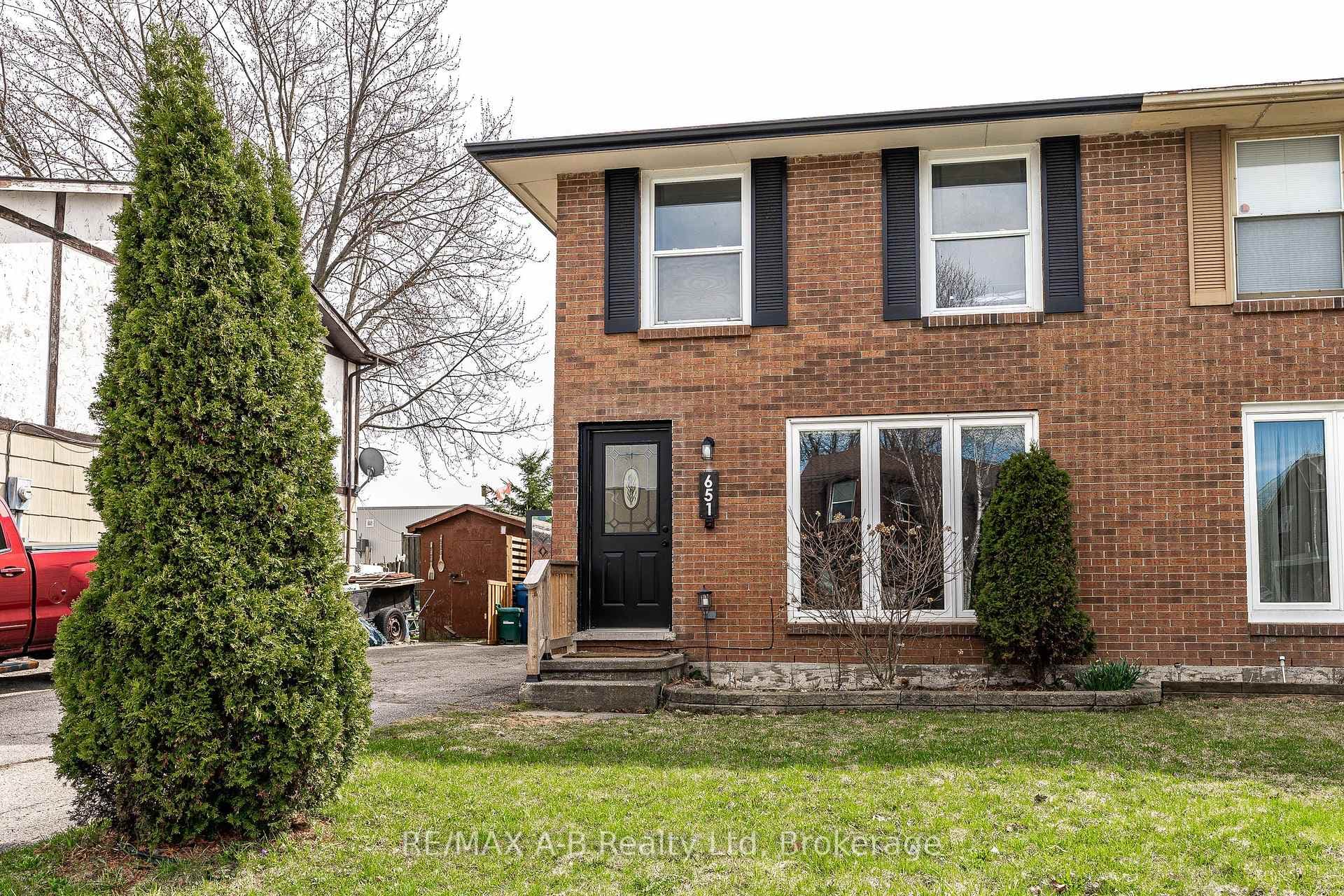 651 Devon Street, Stratford, ON N4Z 1A5 - Photo 1