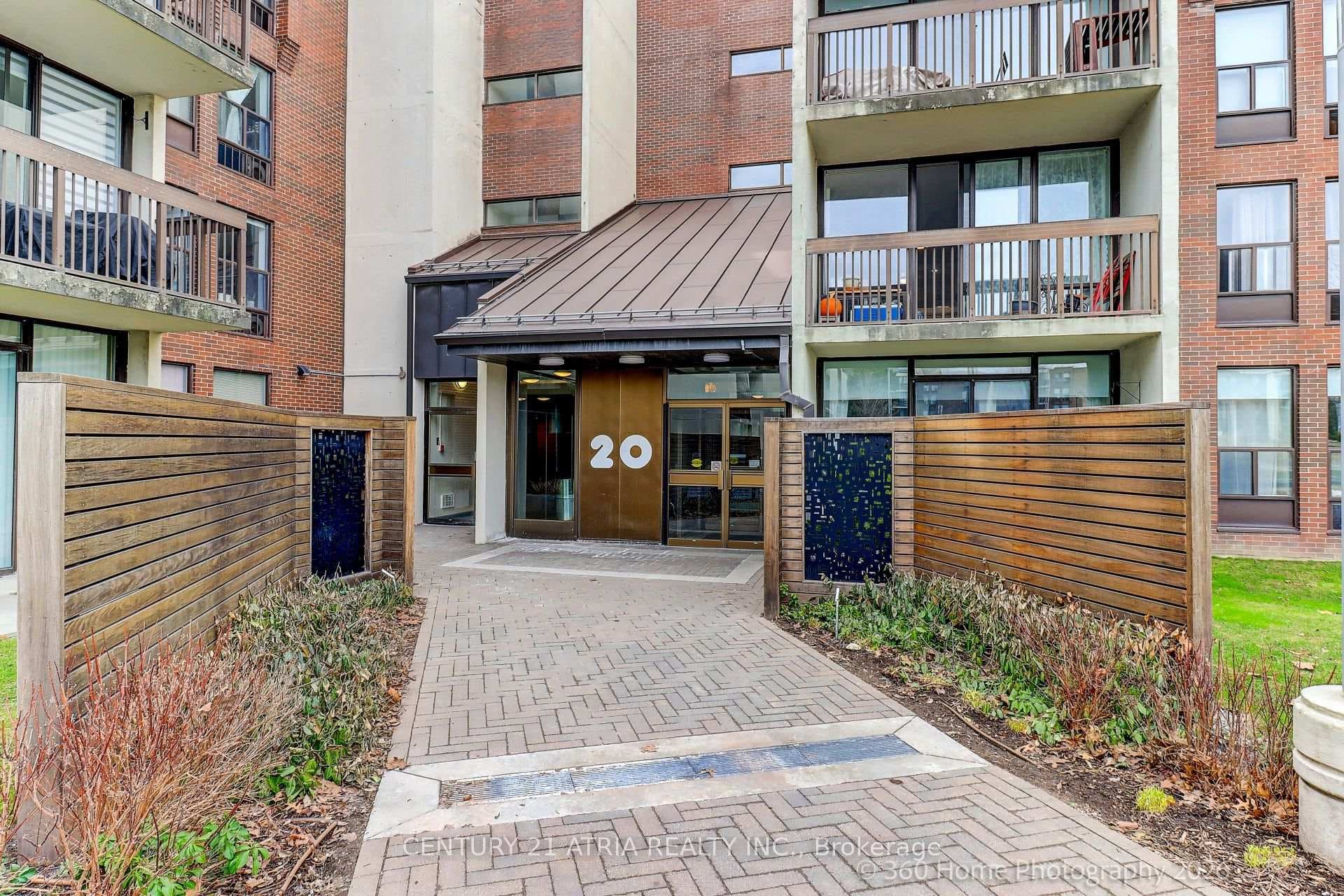 20 Fashion Roseway Row Unit 513, Willowdale / Newtonbrook, ON M2N 6B5 - Photo 1