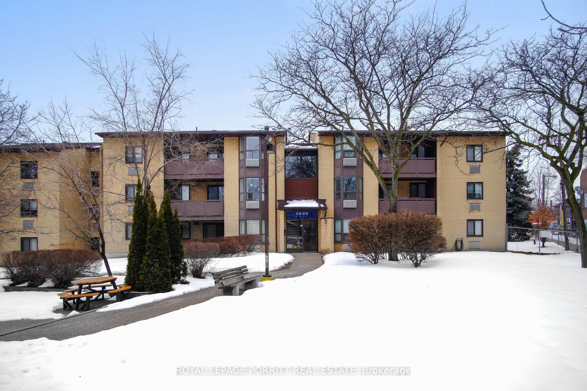 3835 Lake Shore Boulevard Unit 104, Toronto W06