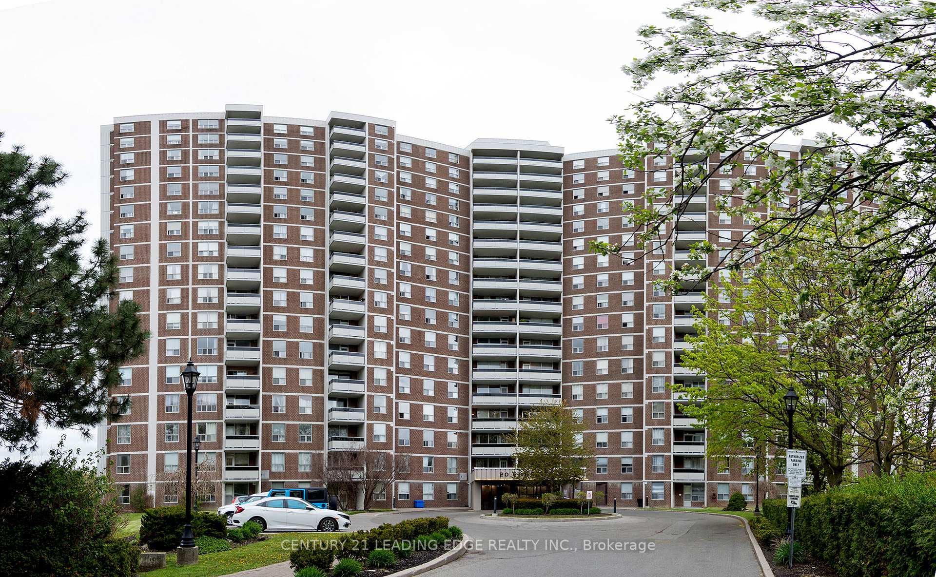 20 EDGECLIFF Golfway Unit 1203, Flemingdon Park / Don Mills, ON M3C 3A4 - Photo 1