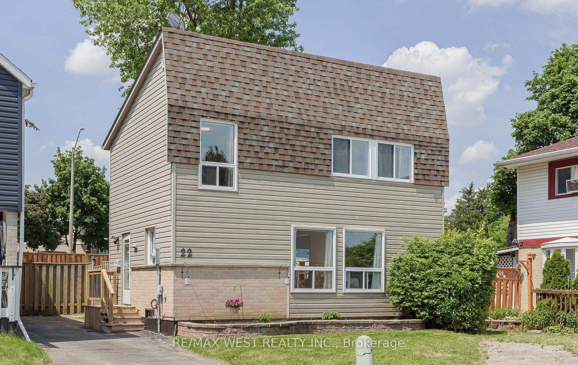 22 Josephine Court, Brampton, ON L6S 2L3 - Photo 1