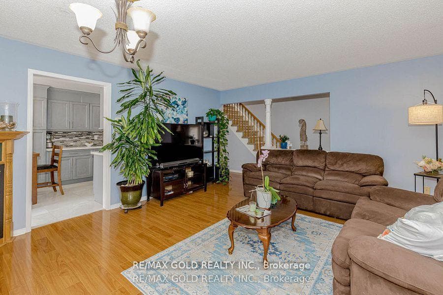 139 Chipmunk Crescent, Brampton, ON L6R 1B7 - Photo 1