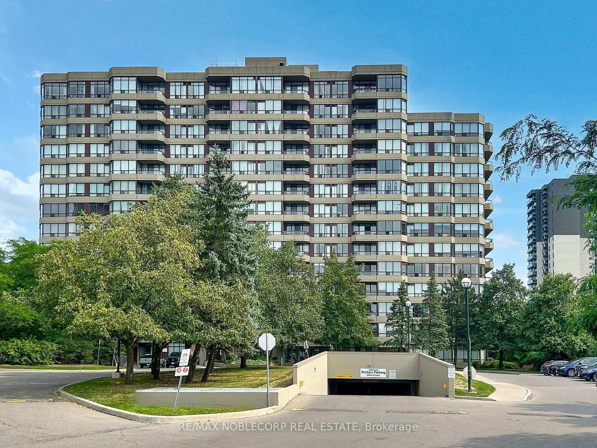 91 Townsgate Drive Unit 312, Vaughan, ON L4J 8E8 - Photo 1