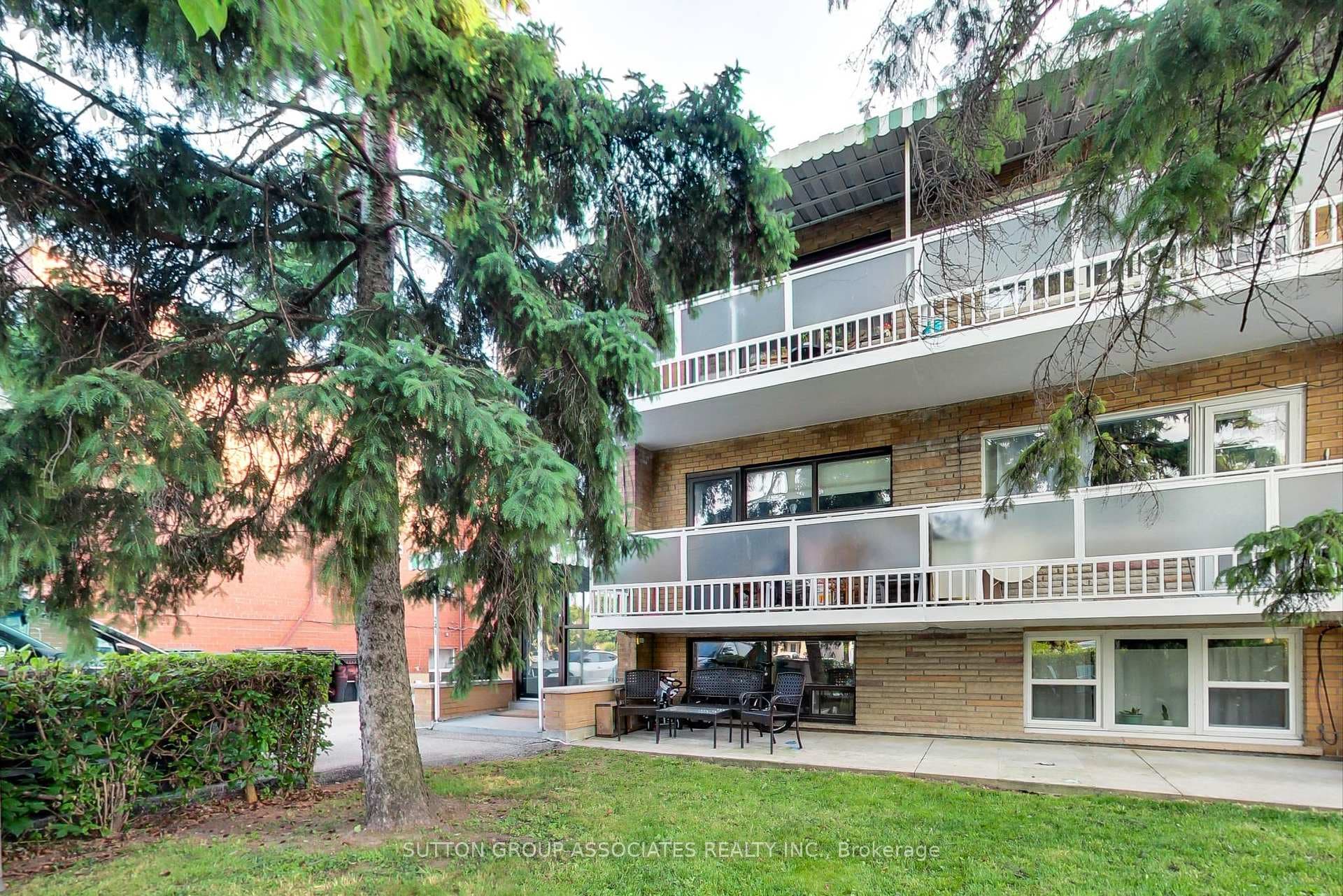 241 Pannahill Road, North York (Bathurst Manor / Clanton Park), ON M3H 4N9 - Photo 1
