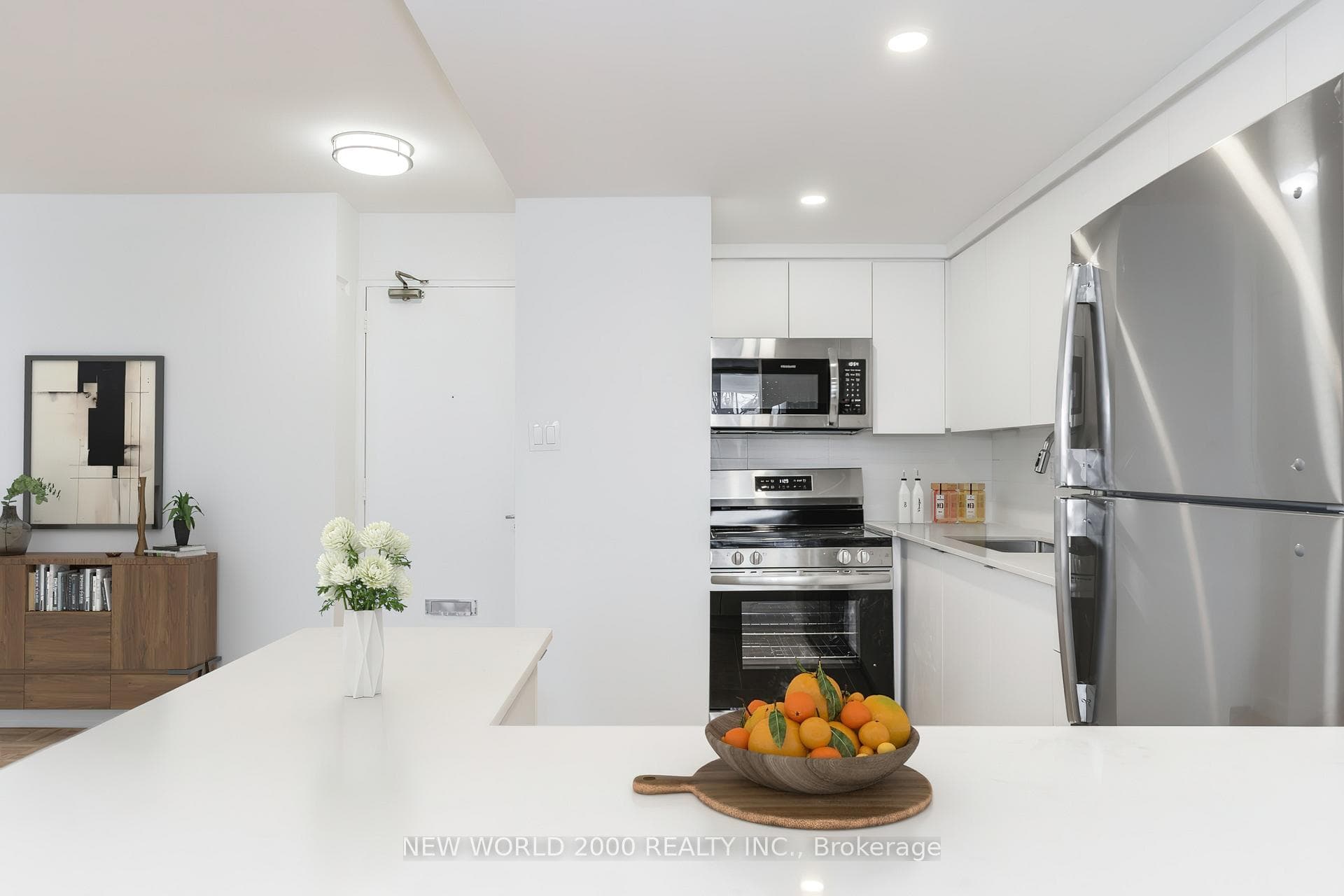 33 Erskine Avenue Unit 209, Toronto C10