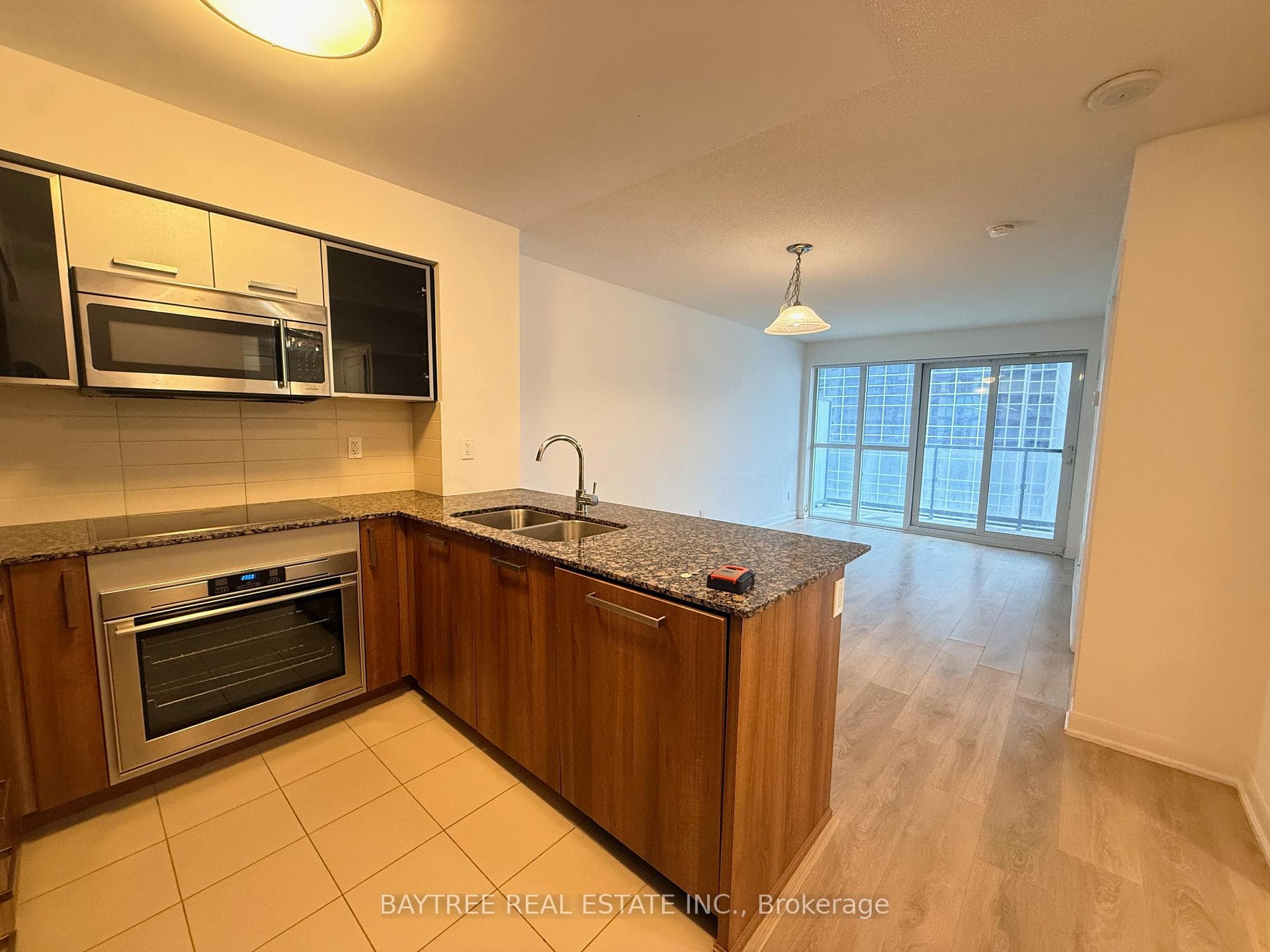 5162 Yonge Street Unit 1611, Thornhill / Willowdale, ON M2N 0E9 - Photo 1