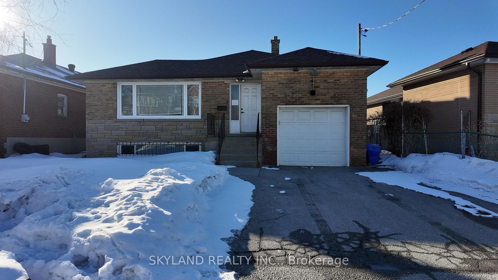 1256 Danforth Road, Scarborough Town Centre, ON M1J 1E5 - Photo 1