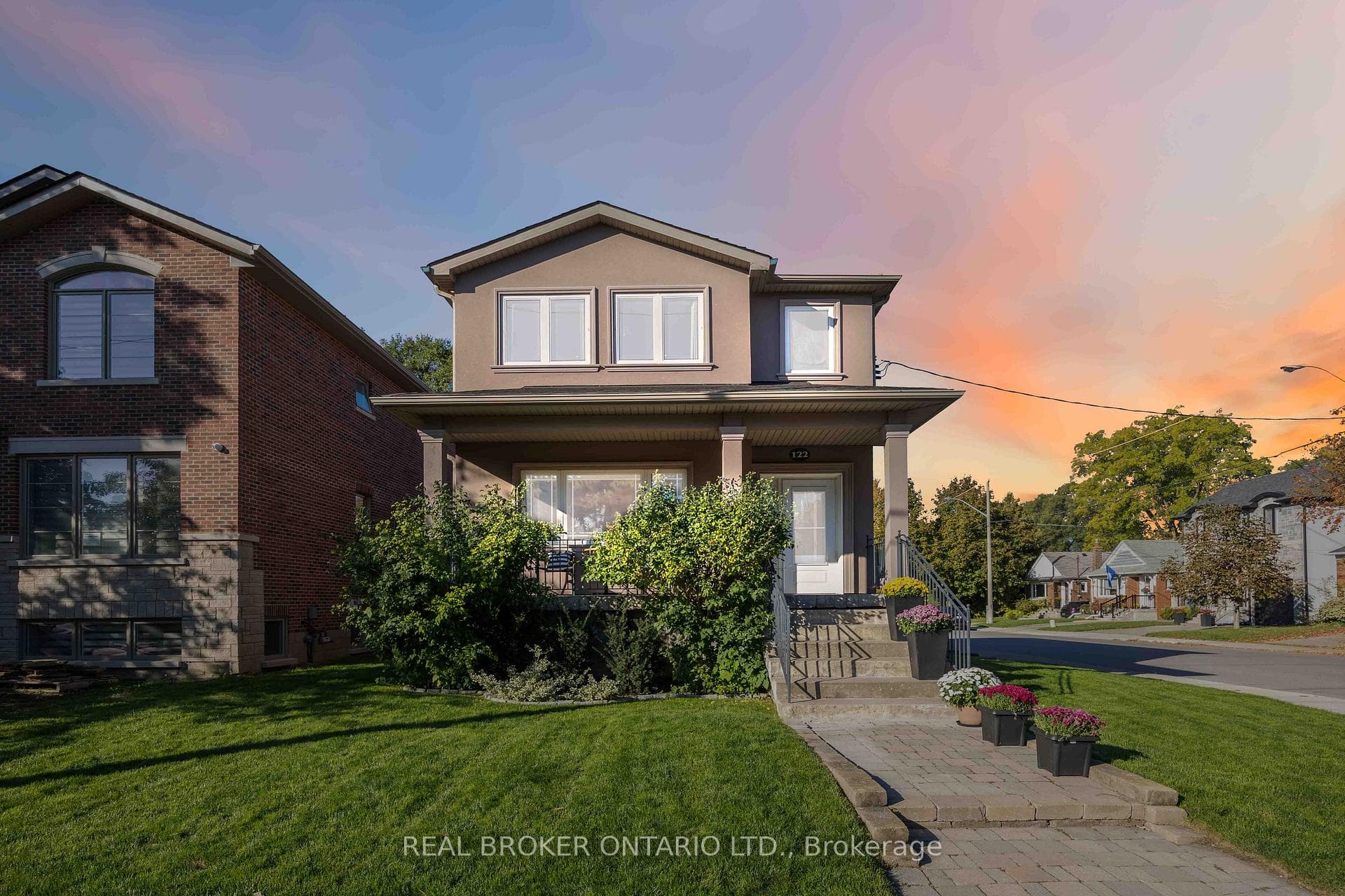 122 Cedarcrest Boulevard, Danforth / East York, ON M4B 2P3 - Photo 1