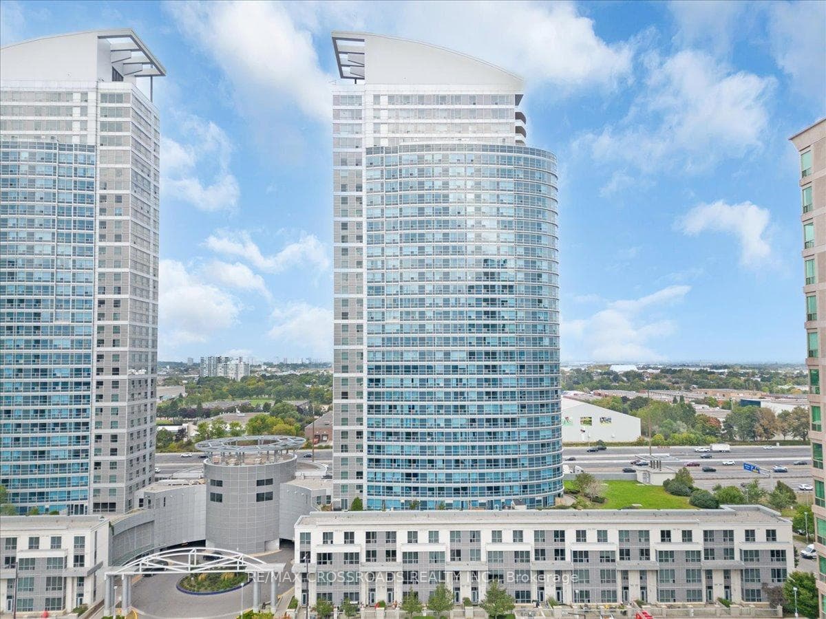 38 Lee Centre Drive Unit 1603, Scarborough (West Hill / Highland Creek), ON M1H 3J7 - Photo 1