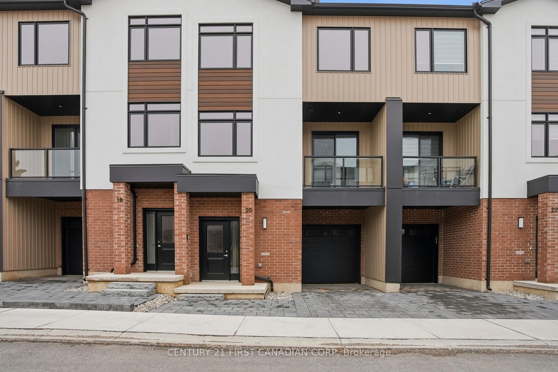 349 Southdale Road Unit 16, London South, ON N6E 0B9 - Photo 1