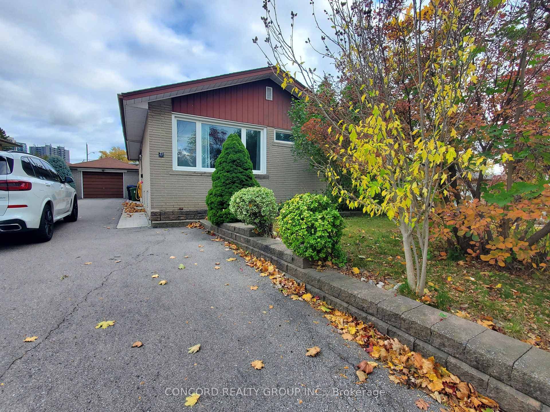 31 Valencia Crescent Unit Lower, York / Weston, ON M6L 1M3 - Photo 1