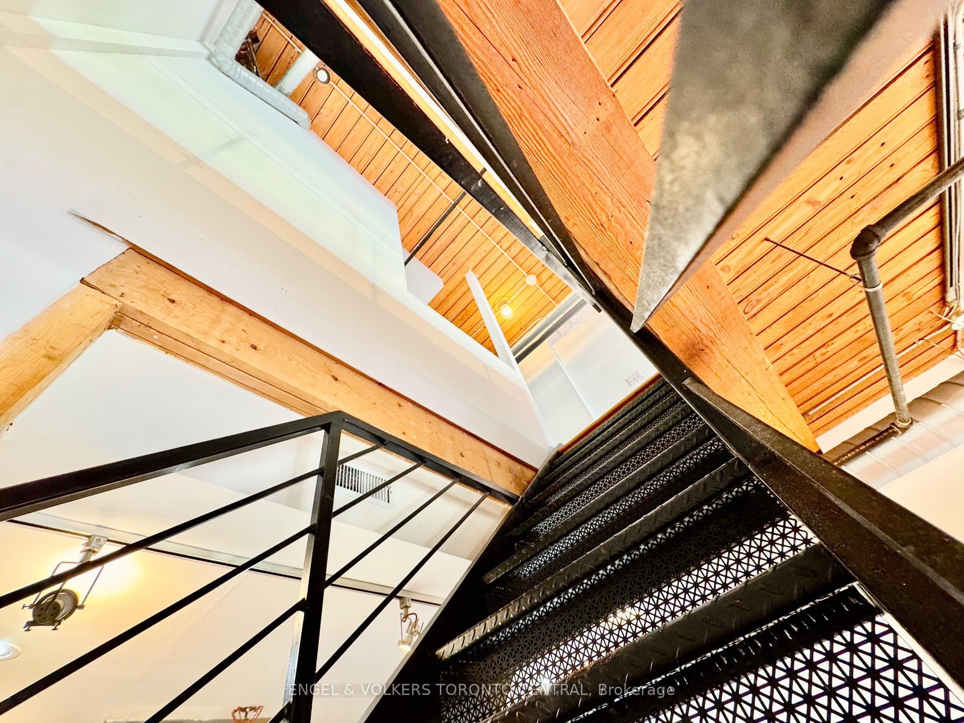 436 Wellington Street Unit 102, Downtown Toronto / Waterfront, ON M5V 1E3 - Photo 1