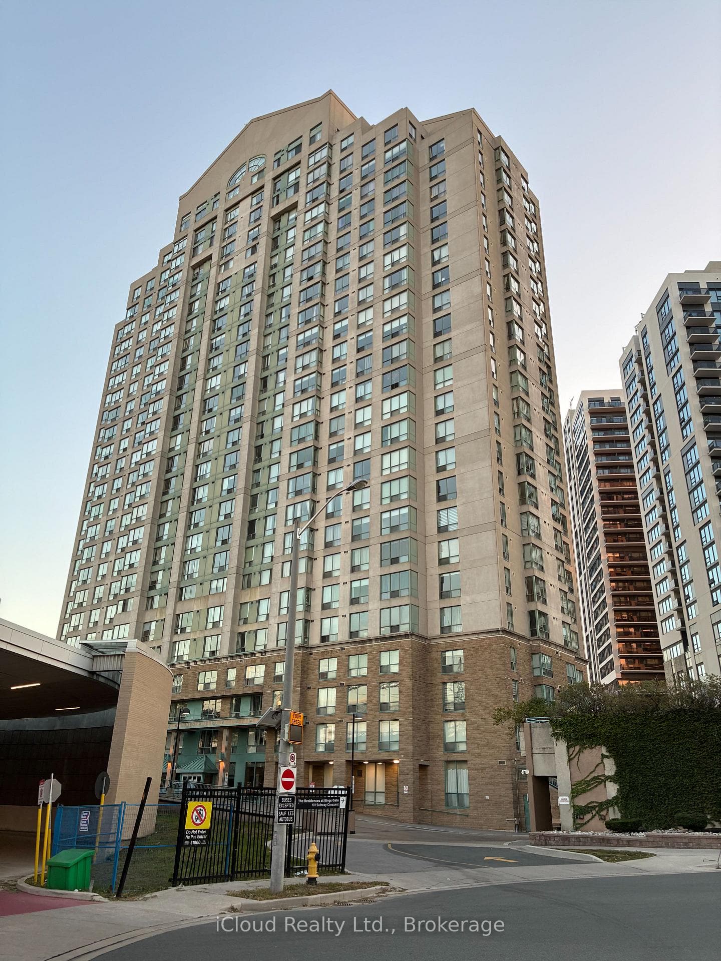 101 Subway Crescent Unit 302, Etobicoke (Islington / Rexdale), ON M9B 6K4 - Photo 1