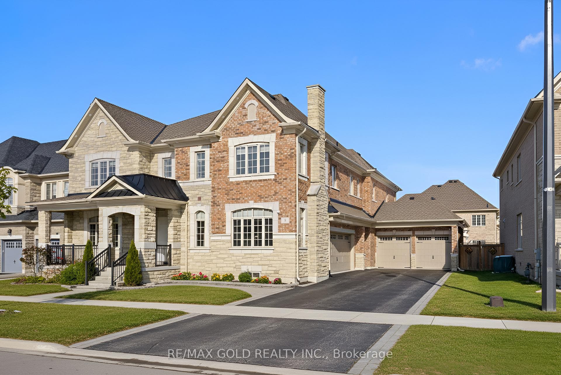 8 Markey Court, Brampton, ON L6P 4L1 - Photo 1