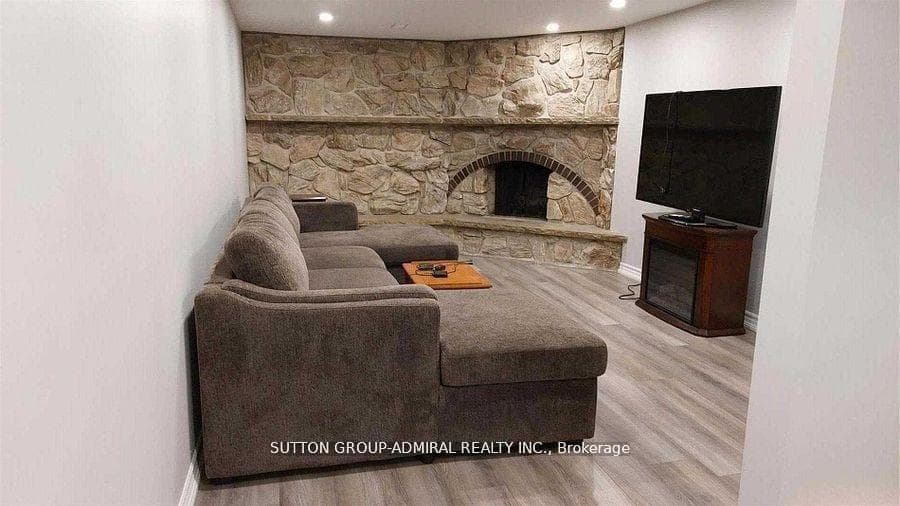 854 Moretta Avenue, Pickering, ON L1W 2J9 - Photo 1