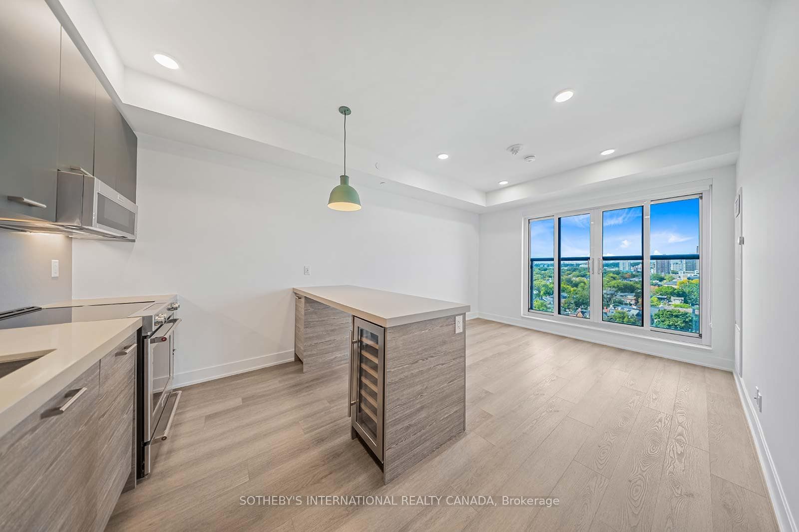 484 Spadina Avenue Unit 611, Downtown Toronto / Waterfront, ON M5S 0E4 - Photo 1