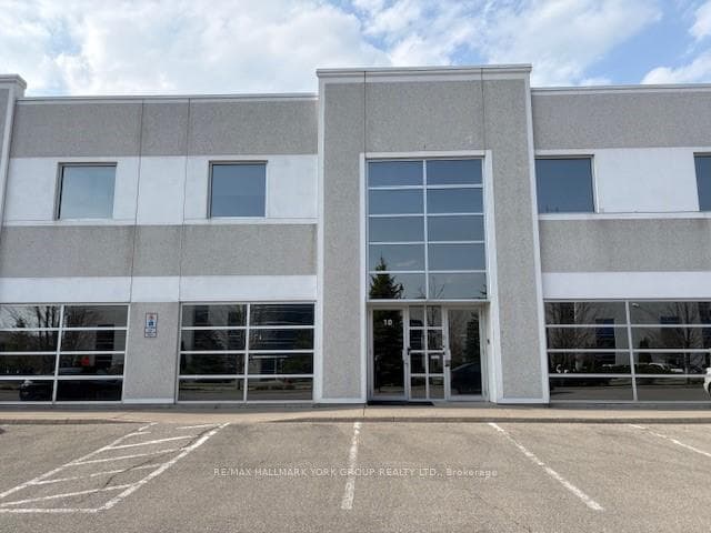 158 Don Hillock Drive Unit 10, Aurora, ON L4G 0G9 - Photo 1