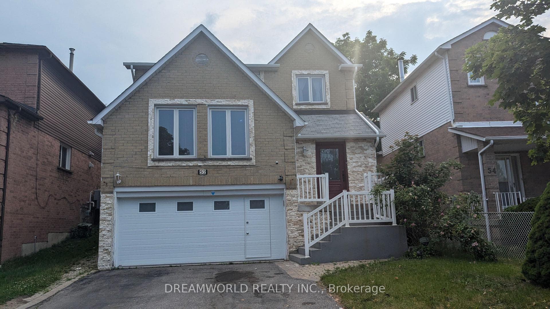 52 Gardiner Drive, Ajax