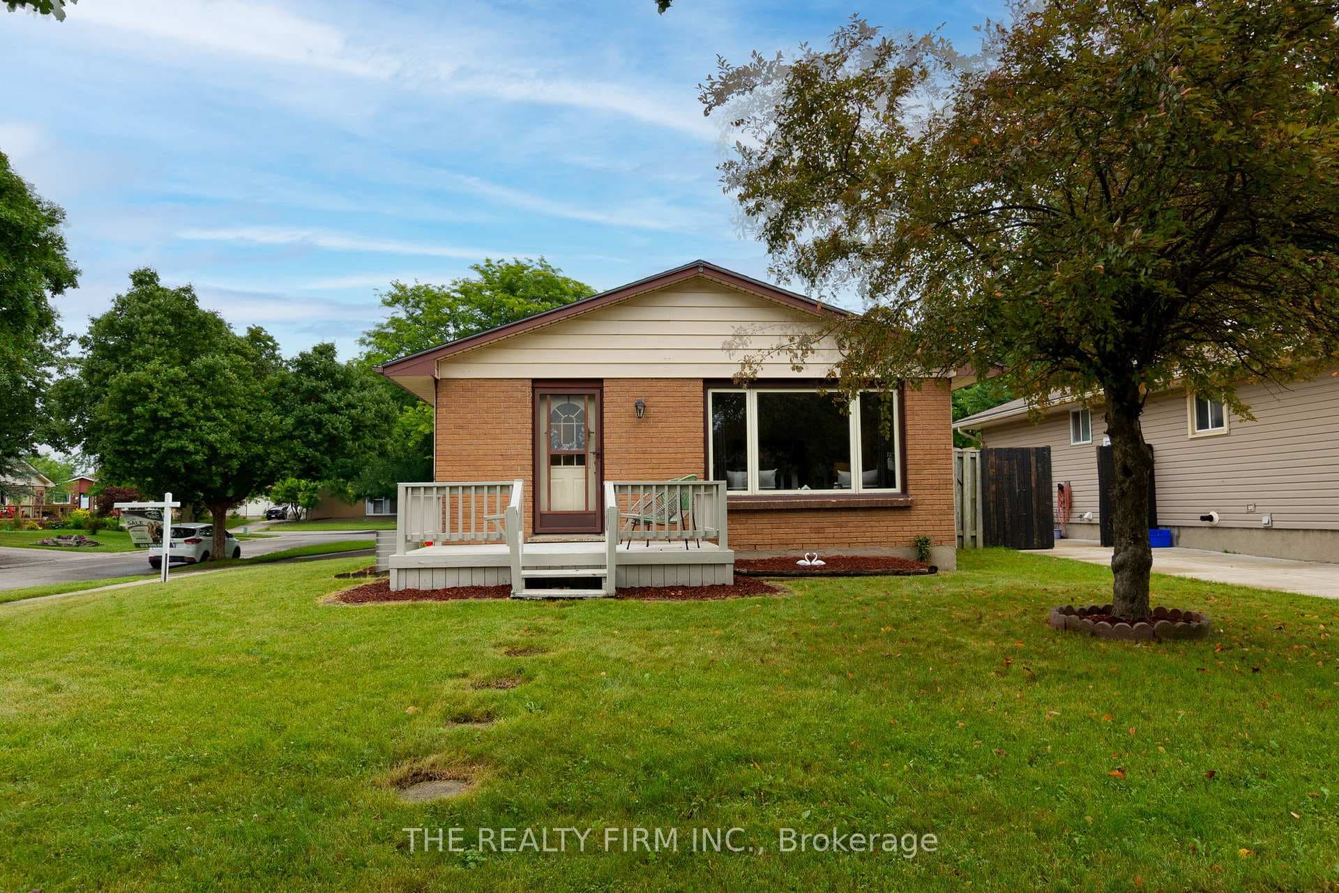 10 Stroud Crescent, London South, ON N6E 1Z6 - Photo 1