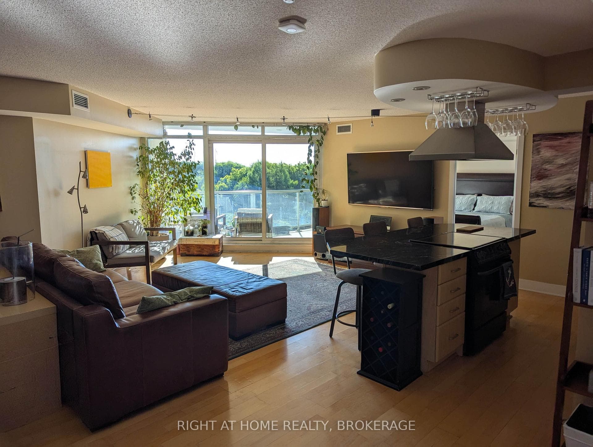 550 Queens Quay W Quay Unit 608, Downtown Toronto / Waterfront, ON M5V 3M8 - Photo 1