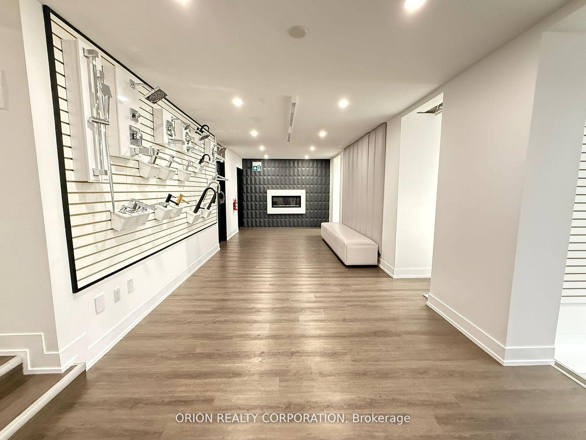 1149 Lakeshore Road Unit BSMT, Mississauga, ON L5E 1E8 - Photo 1