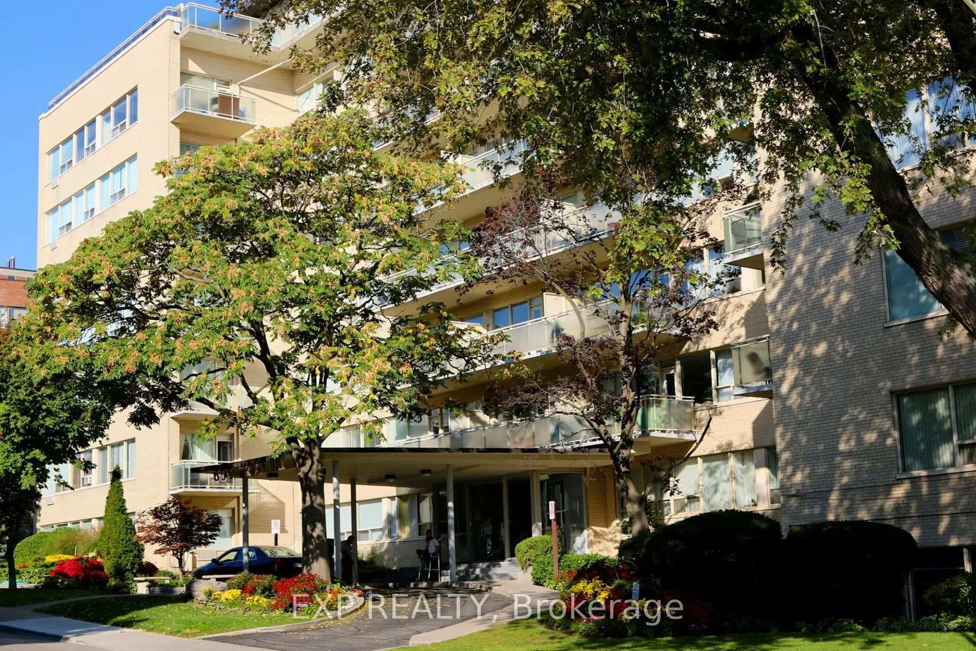 650 Briar Hill Avenue Unit 802, Lawrence Park / Bedford Park, ON M5N 1N3 - Photo 1