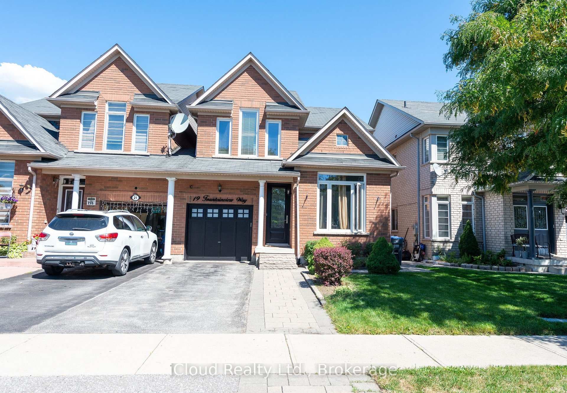 19 Fountainview Way, Brampton, ON L6S 6K4 - Photo 1
