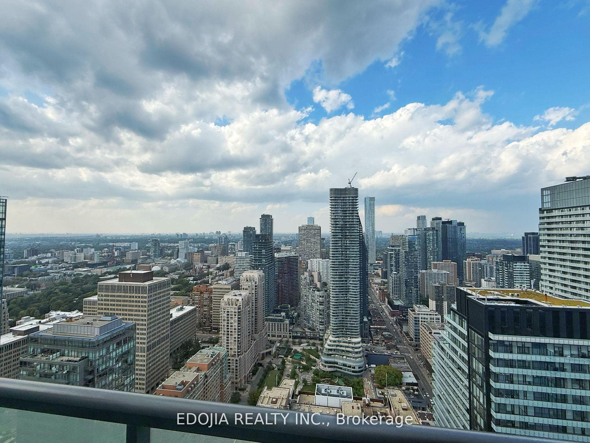 15 Grenville Street Unit 4905, Toronto C01