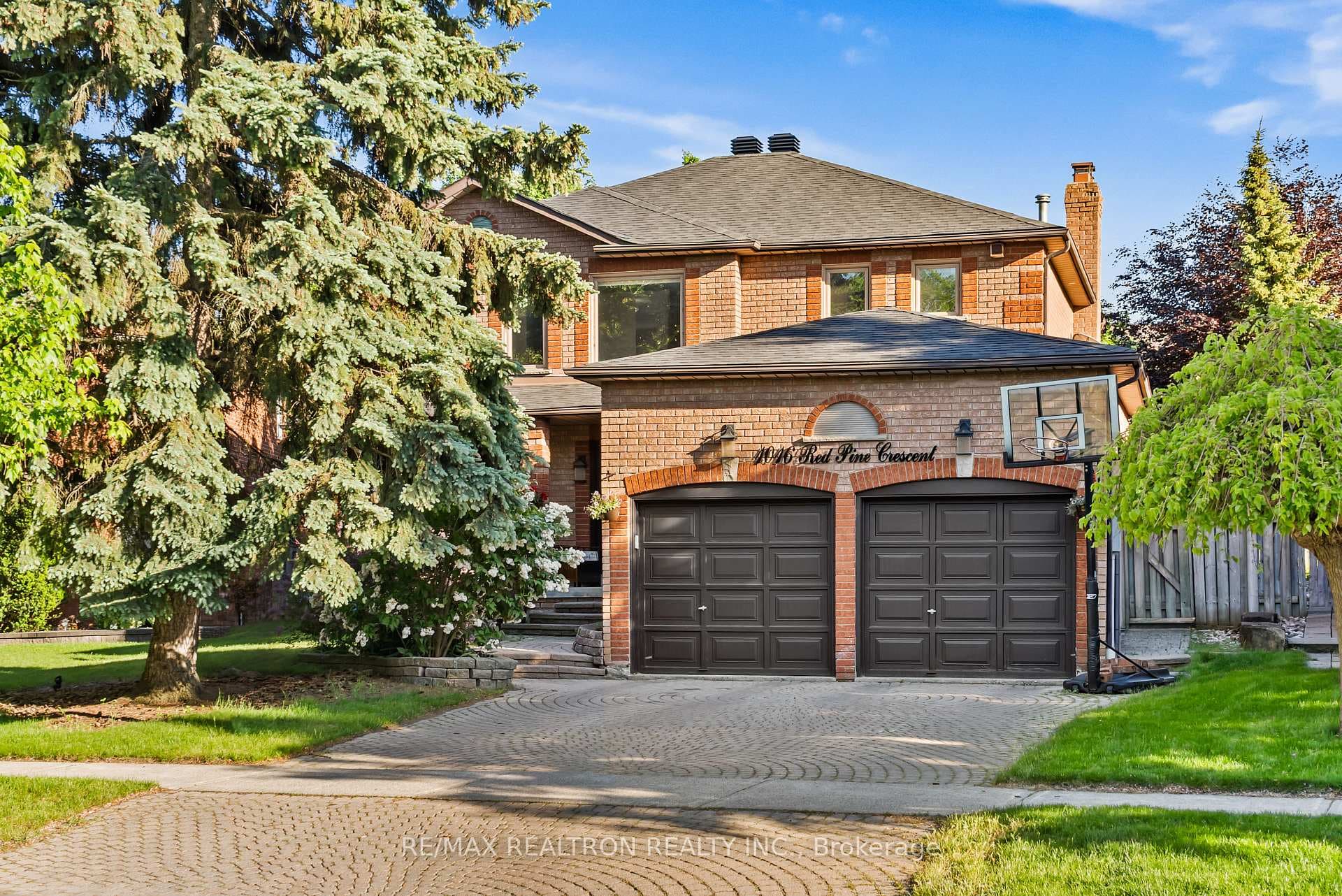 1016 Red Pine Crescent, Mississauga, ON L5H 4E8 - Photo 1