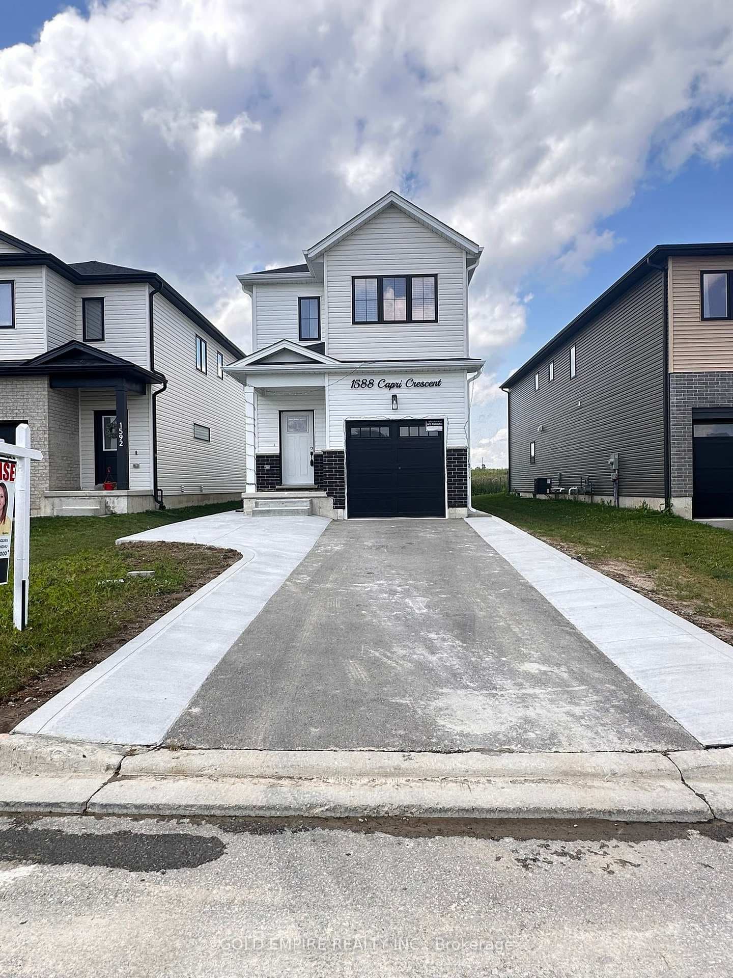 1588 Capri Crescent Unit UPPER, London North, ON N6G 5B6 - Photo 1