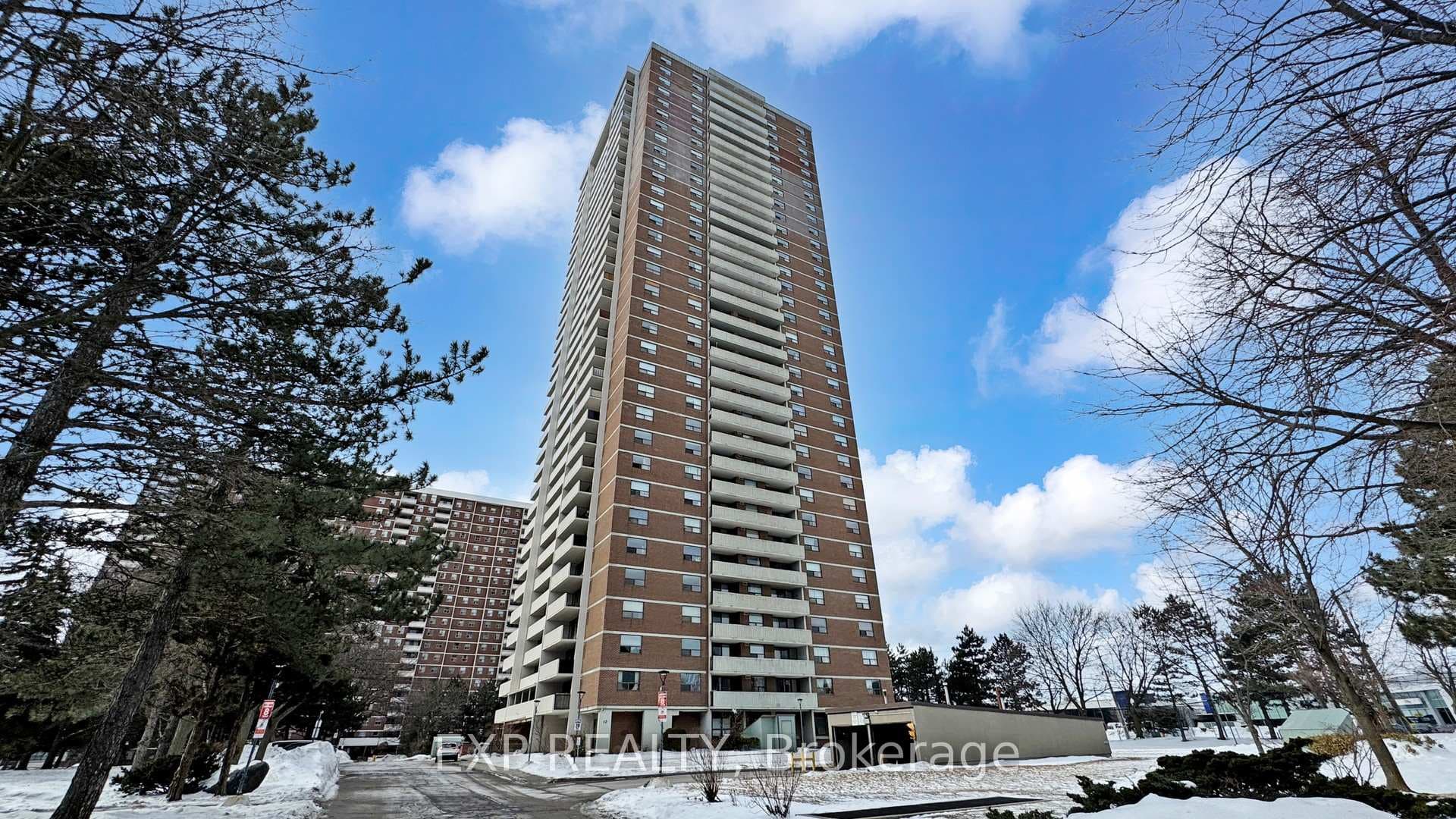 10 Tangreen Court Unit 301, Thornhill / Willowdale, ON M2M 4B9 - Photo 1