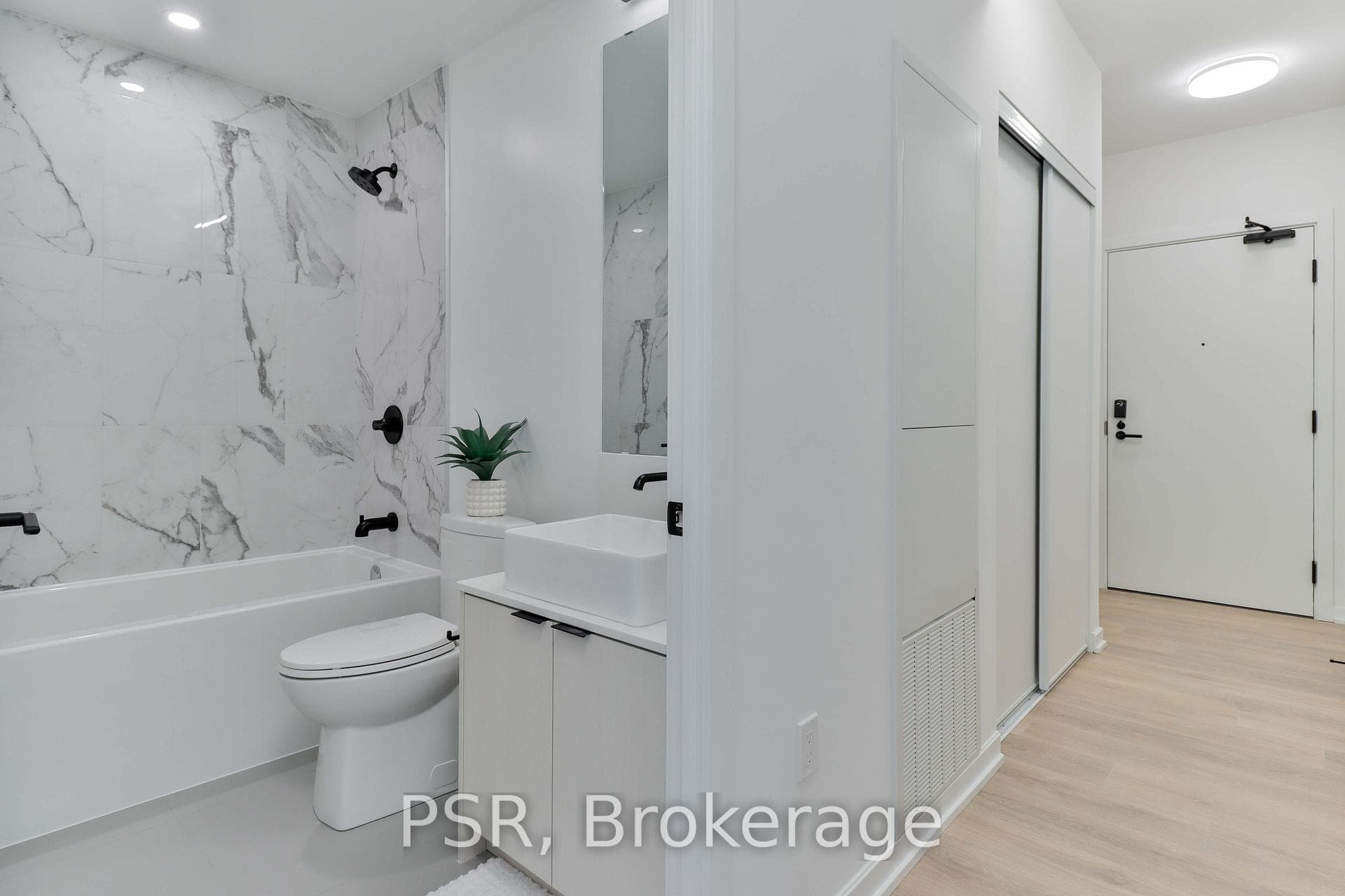 1285 Dupont Street Unit 2402, Bloor West Village / Swansea, ON M6H 0E3 - Photo 1