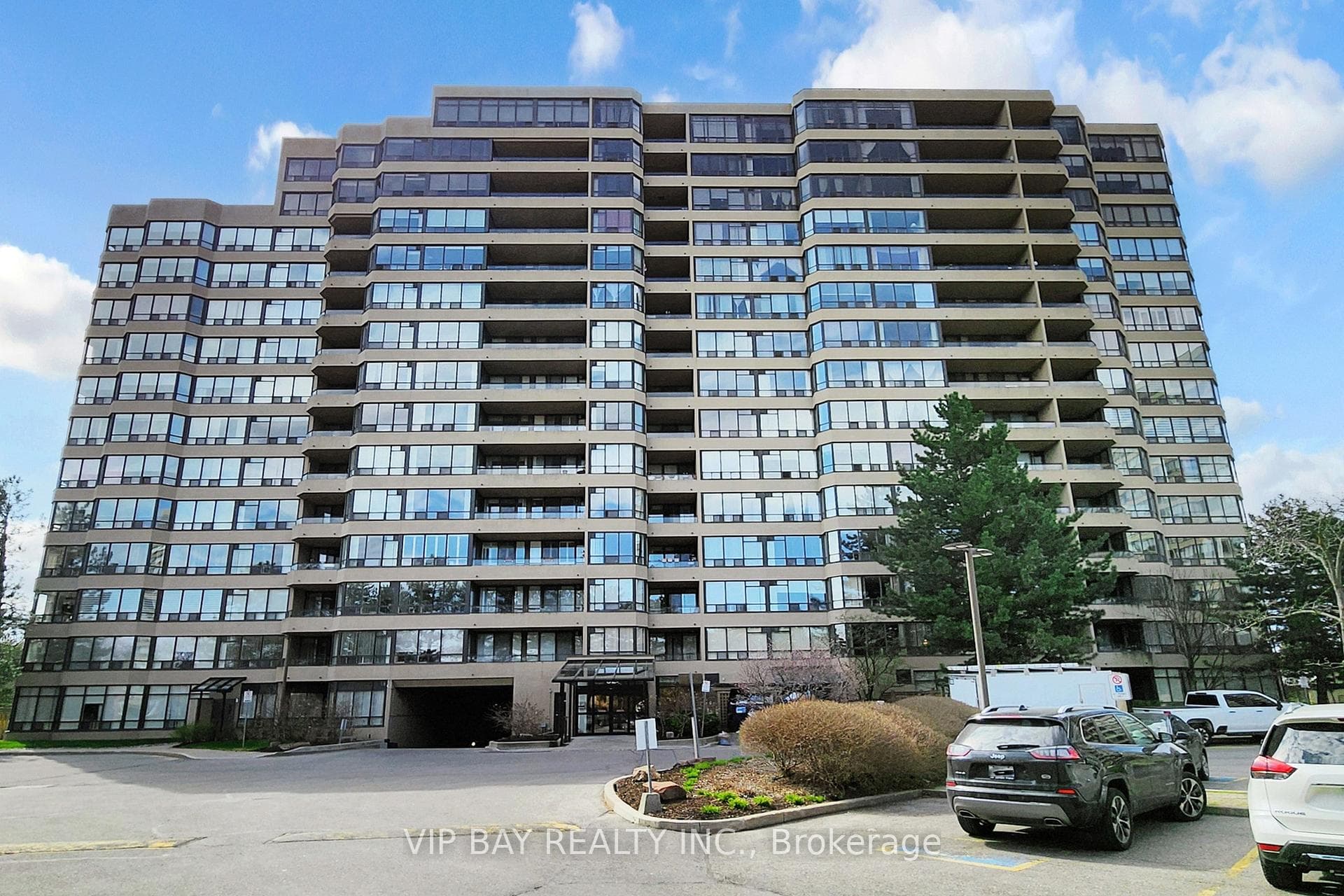 32 Clarissa Drive Unit 524, Richmond Hill, ON L4C 9R7 - Photo 1