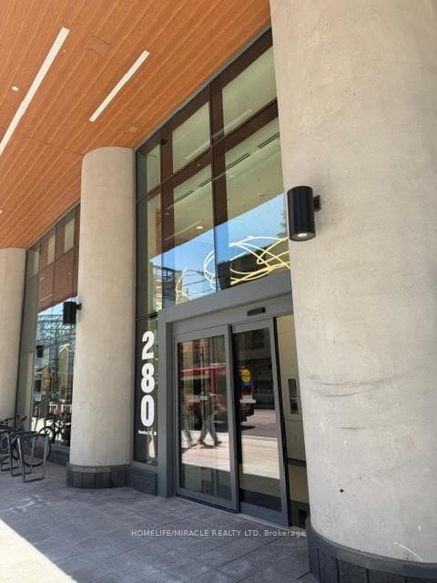 280 Dundas Street Unit 2407, Downtown Toronto / Waterfront, ON M5T 0E3 - Photo 1