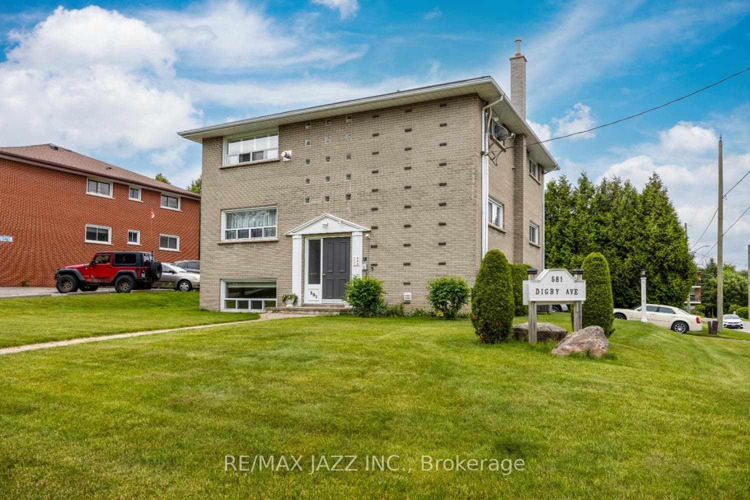 581 Digby Avenue, Oshawa