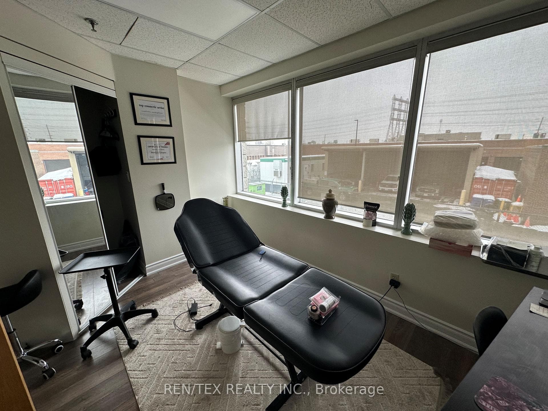 86 Guided Court Unit 203 - 2, Etobicoke (West Mall / Rexdale), ON M9V 4K6 - Photo 1