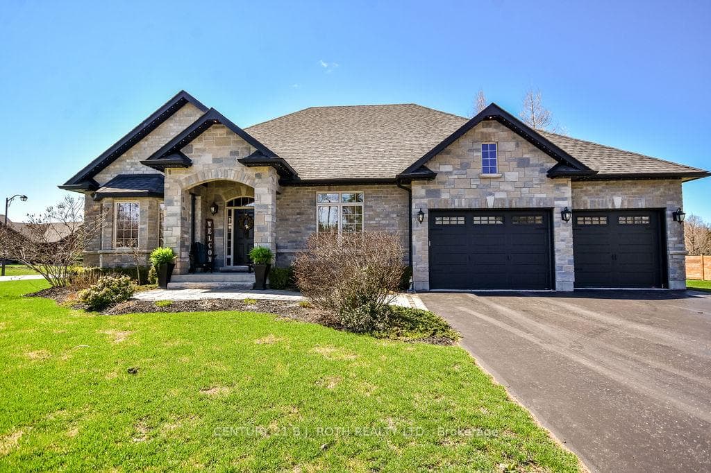2 Roy Hickling Drive, Springwater