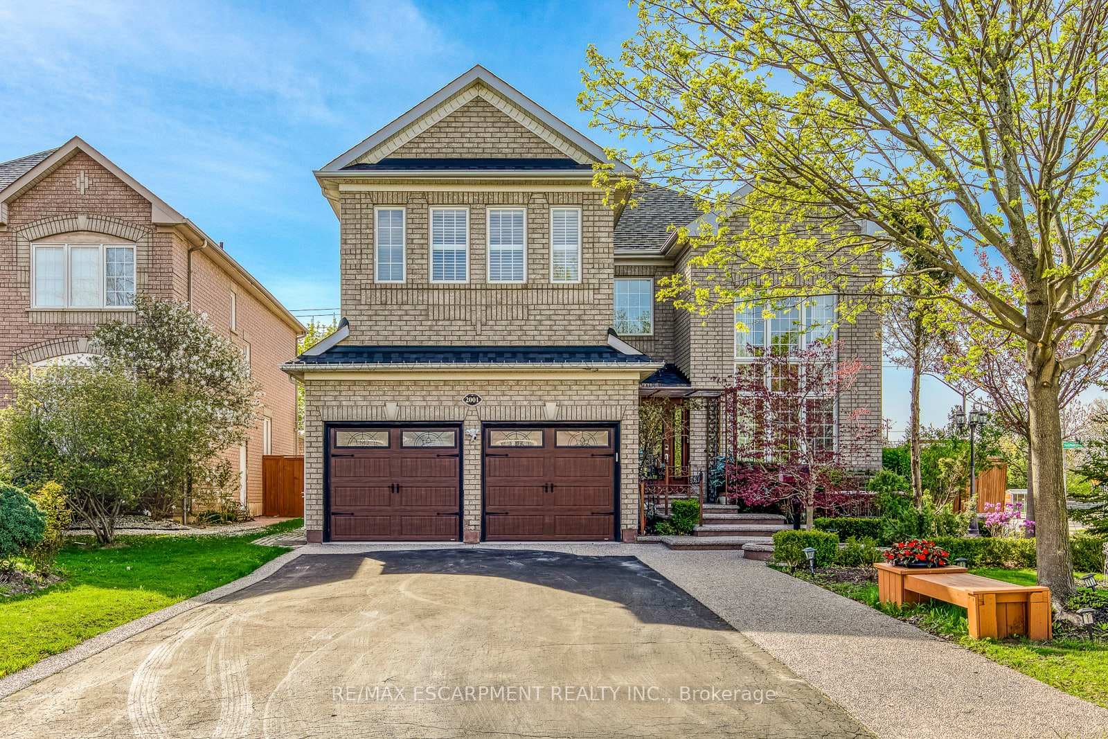 2001 Rosemount Crescent, Oakville, ON L6M 3P5 - Photo 1