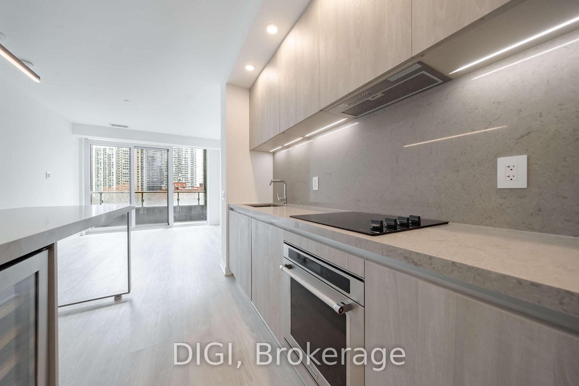 57 Spadina Avenue Unit 504, Toronto C01