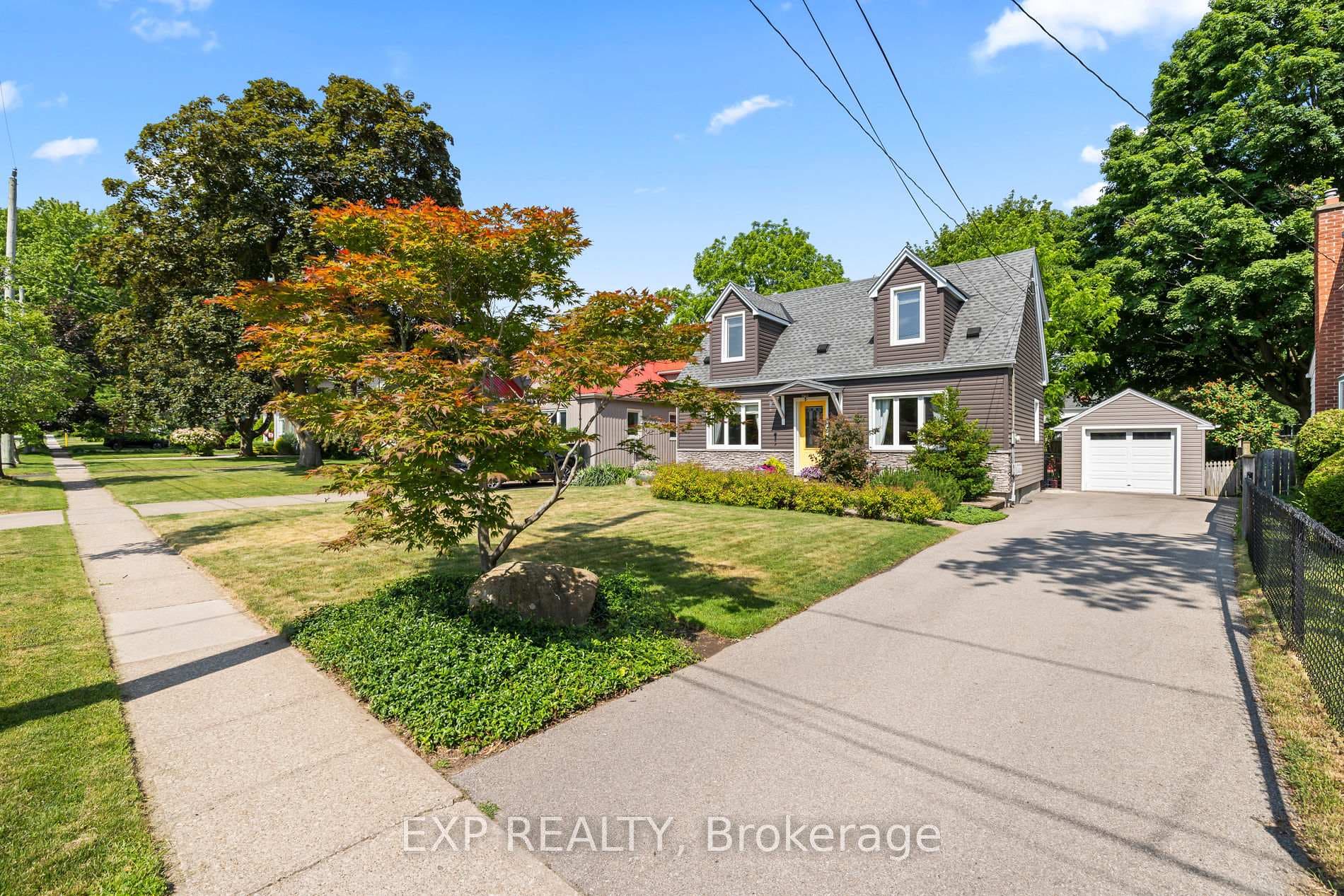 Welcome to 4 Rosslyn Avenue & Welcome Home!