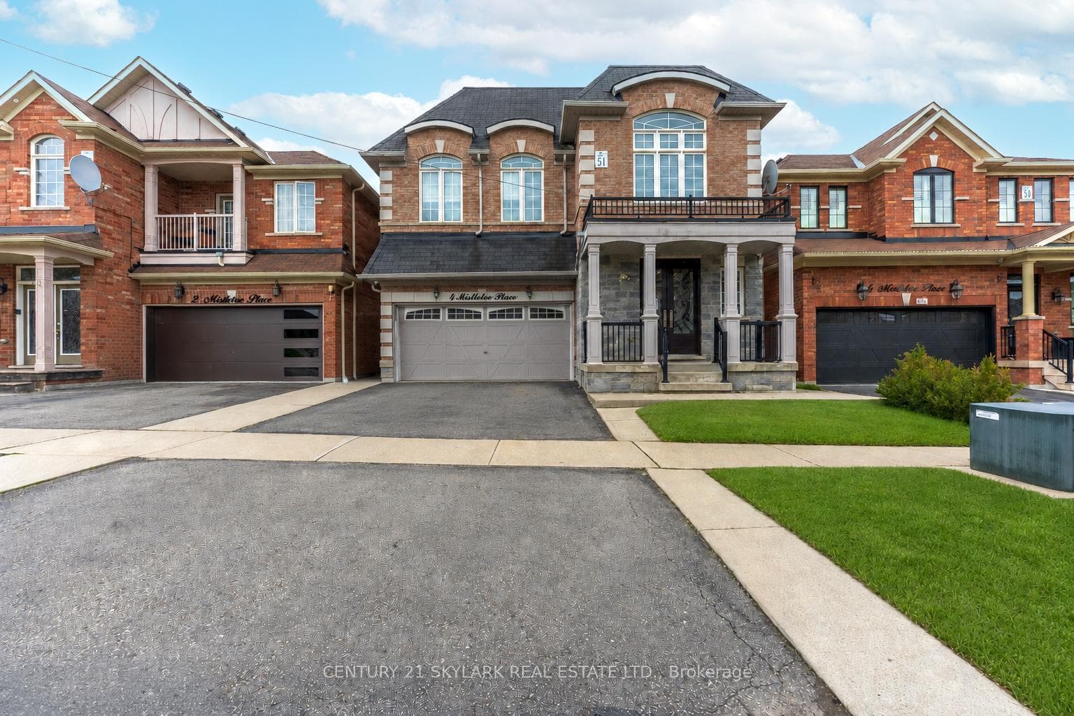 4 Mistletoe Place, Brampton