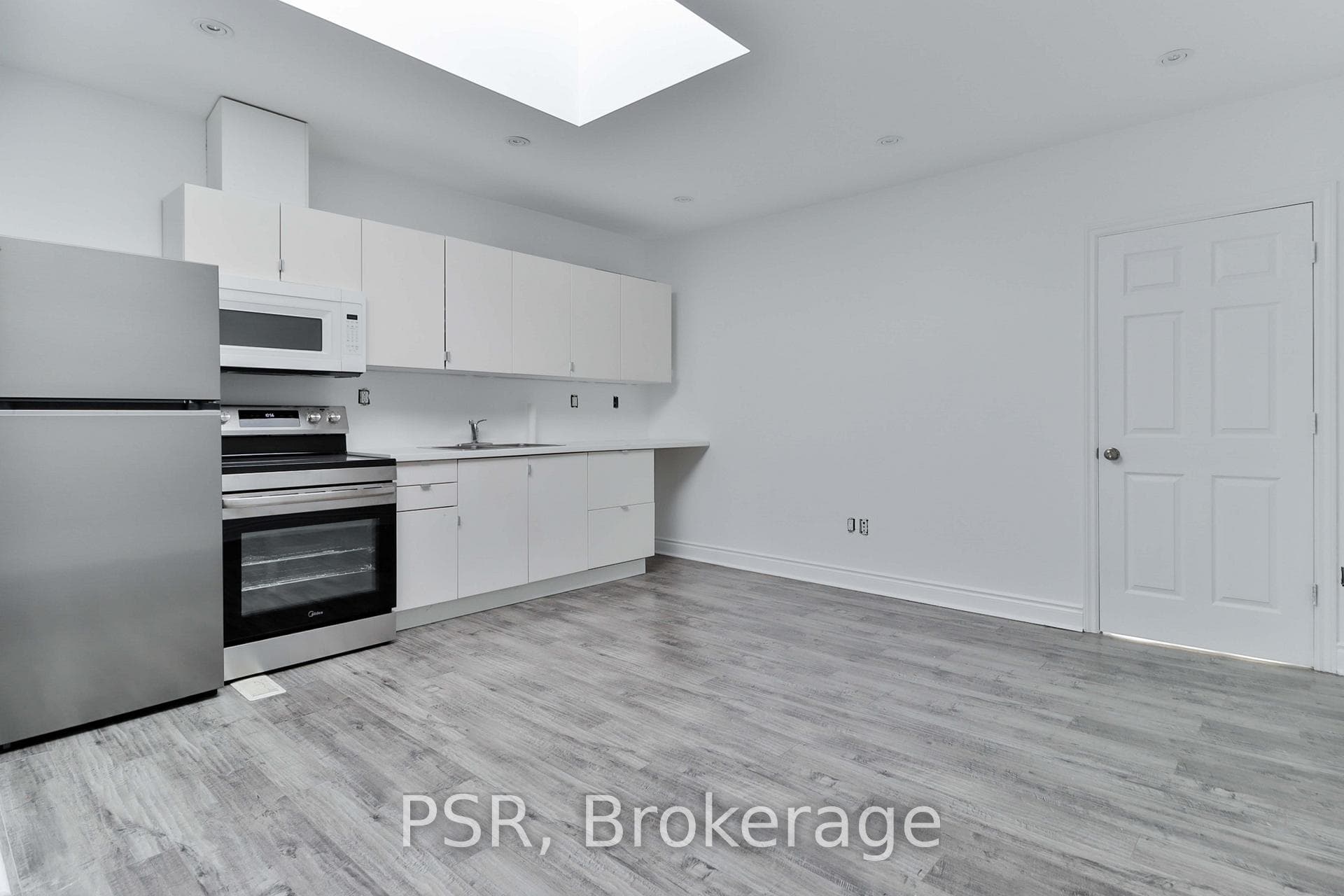 1364 St Clair Avenue Unit 202, Keelesdale / Eglinton West, ON M6E 1C4 - Photo 1