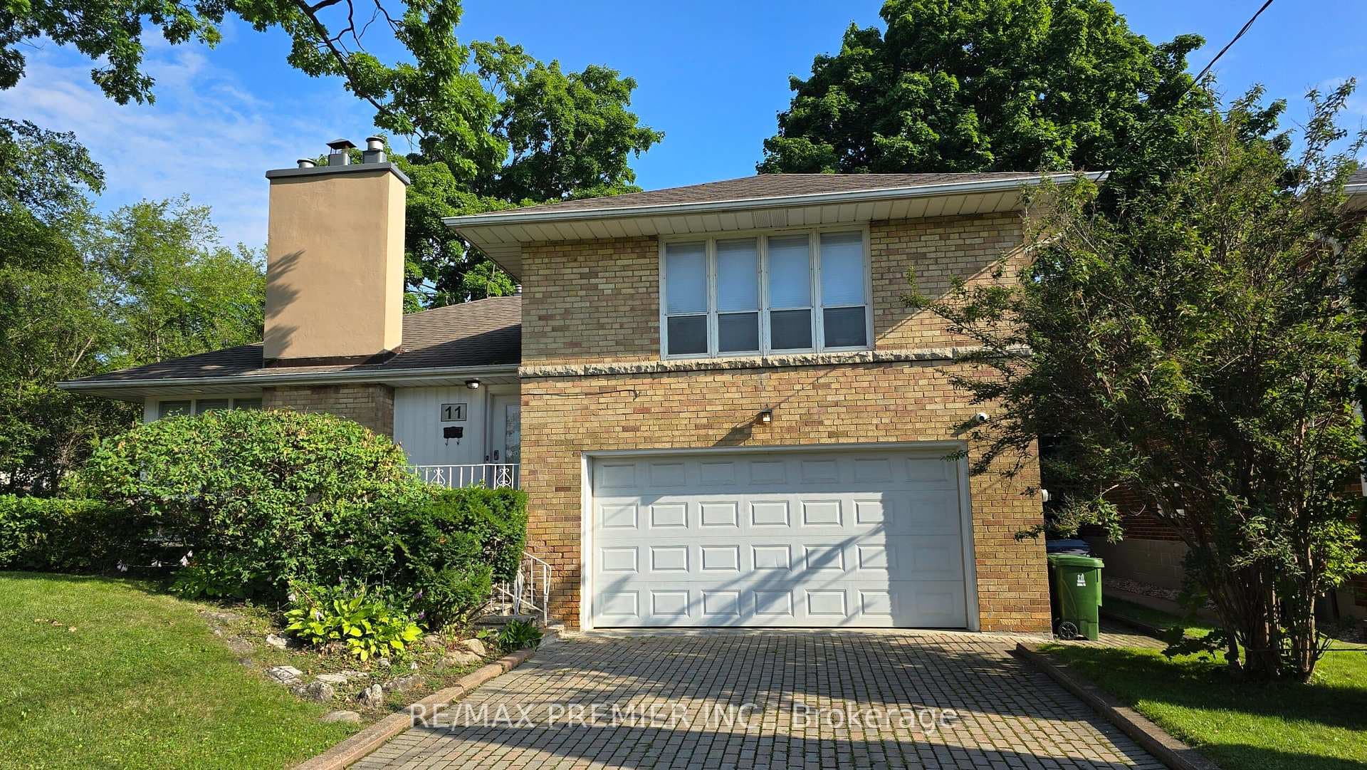 11 Northolt Court, Etobicoke (Islington / Rexdale), ON M9A 3B1 - Photo 1